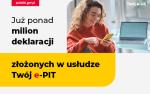 Zdjęcie kobiety, która się uśmiecha i patrzy w ekran smartfona. W tle otwarty laptop. Po lewej stronie napis podatki.gov.pl Już ponad milion deklaracji złożonych w usłudze Twój e-PIT.